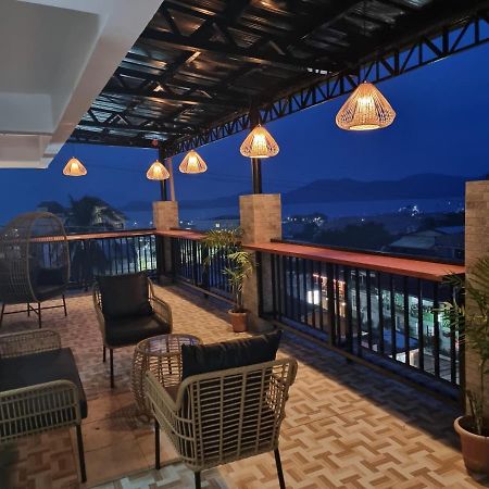 Islanders Inn - โกรอน ภายนอก รูปภาพ