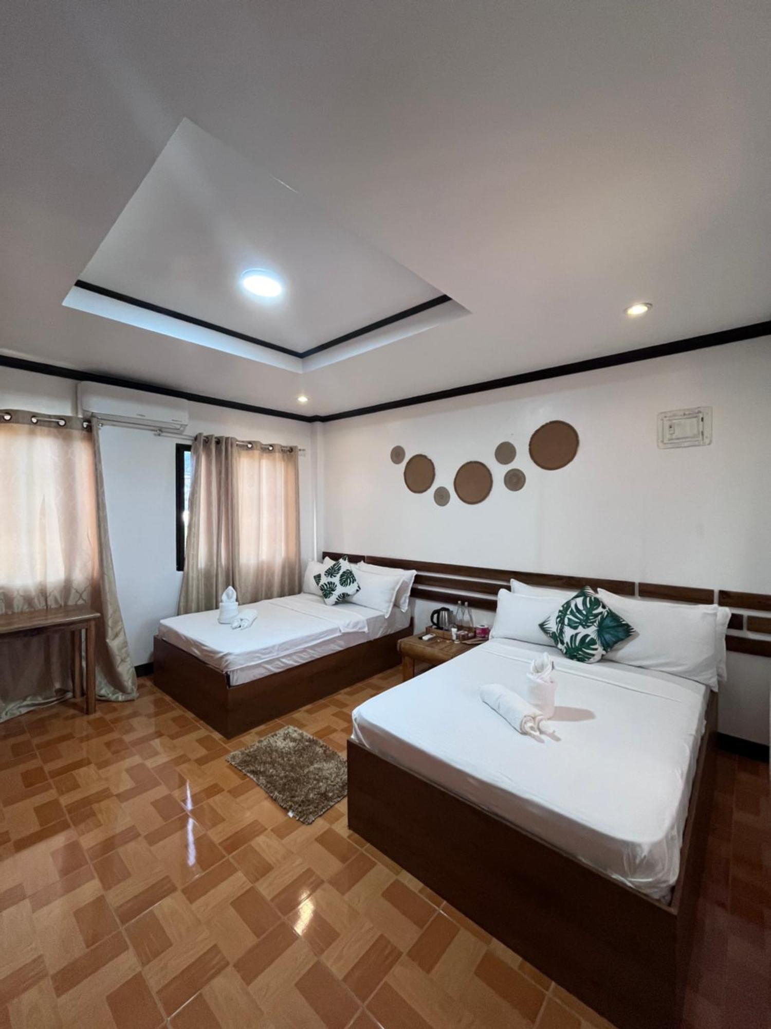 Islanders Inn - โกรอน ภายนอก รูปภาพ