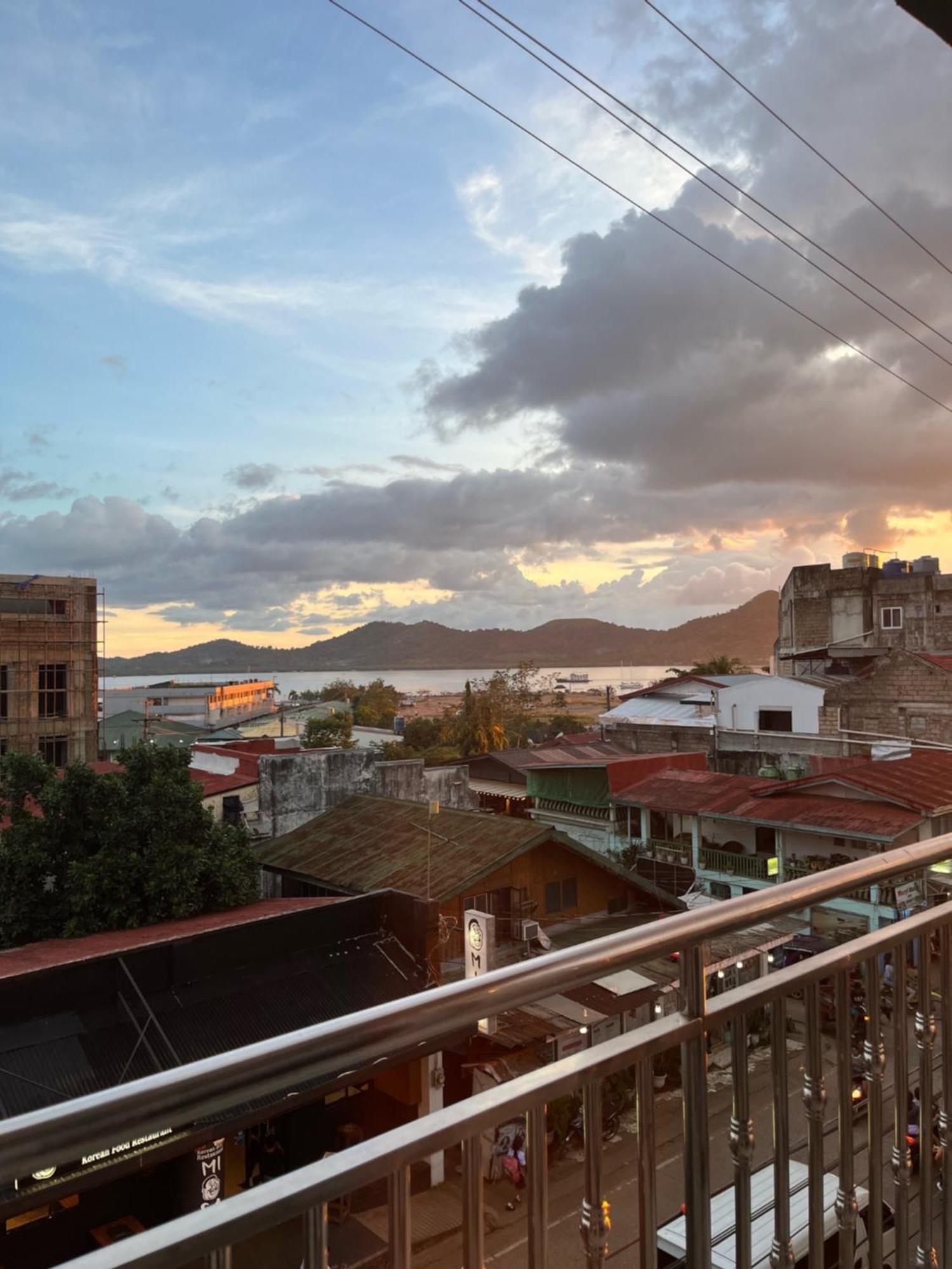 Islanders Inn - โกรอน ภายนอก รูปภาพ